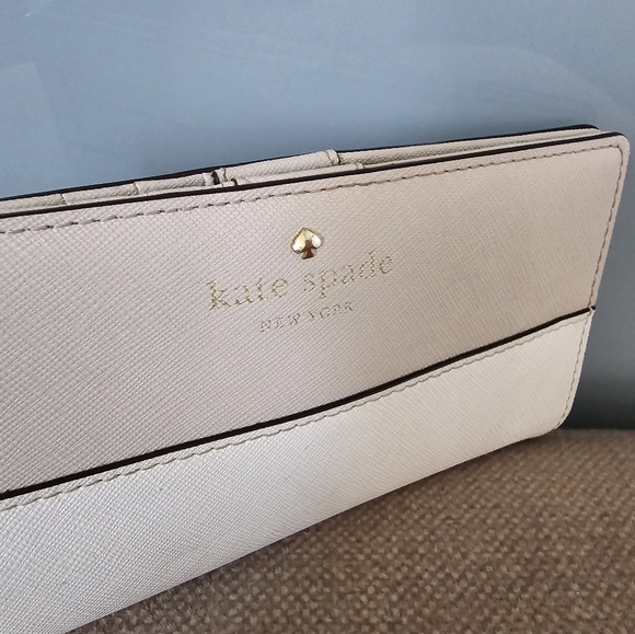 KATE SPADE GRAND STREET HAYDEN AND NIKA STONEICE WALLET - Picture 3 of 5